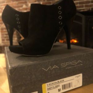 Via Spiga size 9 and like new with peep toe!